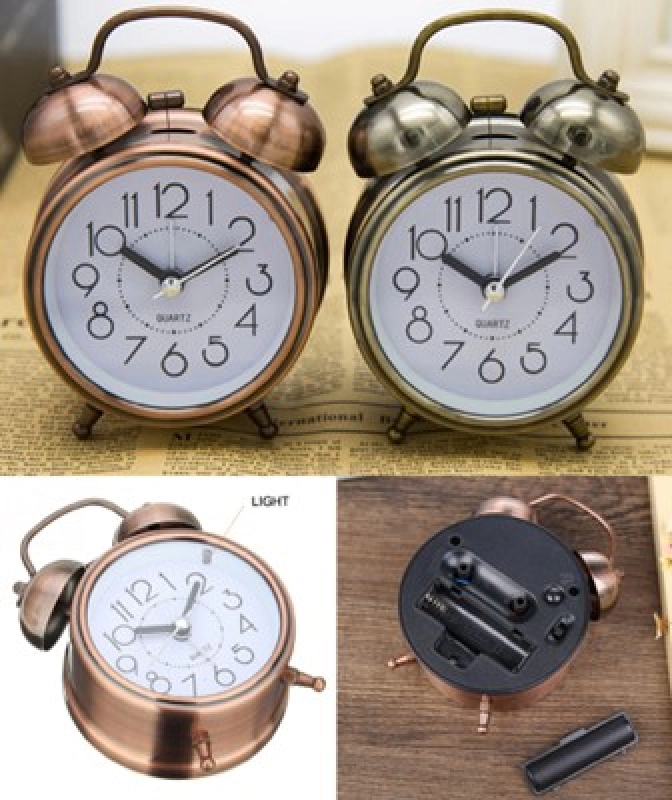 Reloj Despertador con Luz Nocturna, metalico, 9 x 5.6 x 12.5 cmts