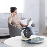 4 en 1, Cargador Inalambrico + Reloj + Lampara + Parlante BT