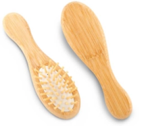 Cepillo elaborado en Bambu, de 16 x 4.5 cmts