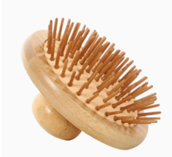 Cepillo Masajeador en Bambu, tamaño 10 x 10 cmts