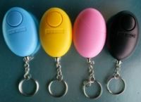 Alarma Personal, en ABS, con  llavero, tamaño 60 x 45 x 20 mm, en caja