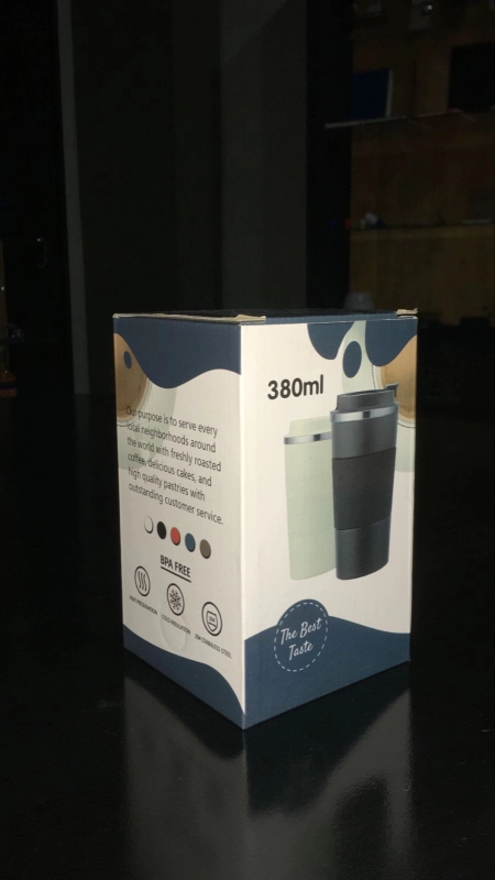 Mug Manila, 400 ml, en acero inox doble capa, grip en silicona, 14.5 x 7 cm