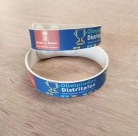 Manilla Sublimada con broche plastico, de 21 x 1.7 cmts