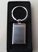 Llavero Ejecutivo Rectangular, metalico, 4.5 x 2.6 cmts