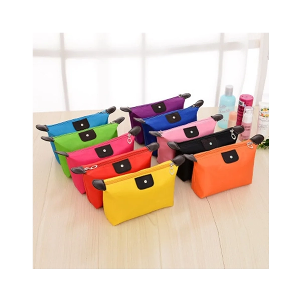 Cosmetiquera Provence, en lona con apliques en cuerina, 18 x 12 x 6 cmts