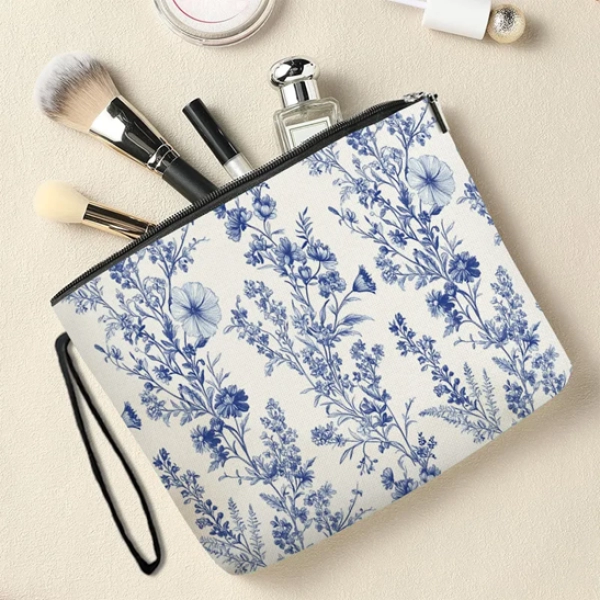 Cosmetiquera Ibiza, en poliester, sublimada, de 26 x 18 x 7 cmts, con agarradera