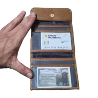 Portadocumentos Londres, en cuerina, con forro, broche y solapa, 12x25 cm