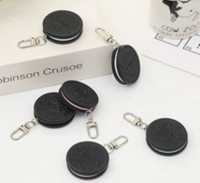 Llavero en PVC en 3D en forma de galleta Oreo, de 4.5 x 4.5 cmts