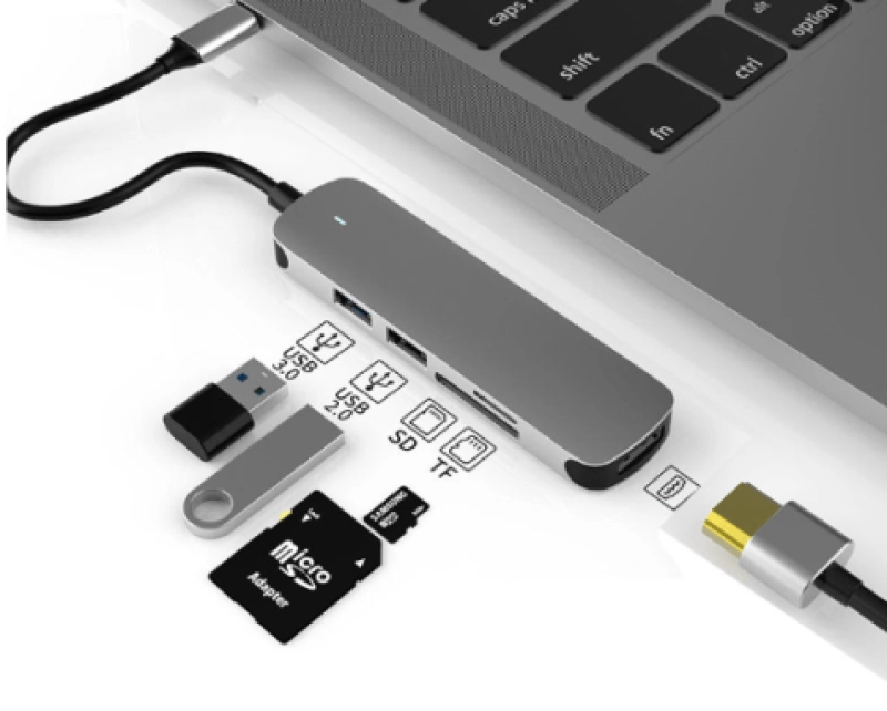 Hub Multipuerto 5 en 1 en aluminio, de 10.5 x 4.1 x 1.6 cmt