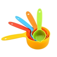Set de 5 cucharas plásticas medidoras, 17.3 x 9.8 cmts la grande