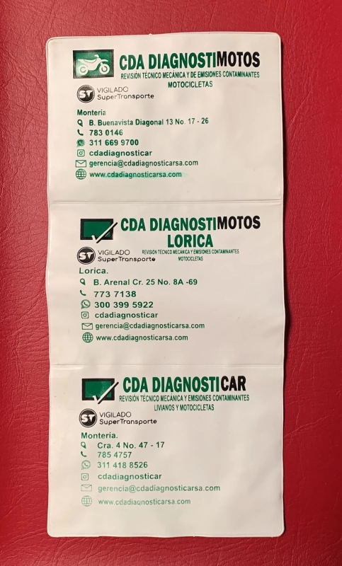 Portadocumentos de 3 cuerpos, para Soat del Carro, tamaño 24 x 12 cmts