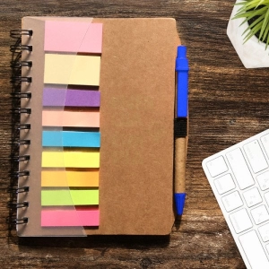 Cuaderno Snowy,  en Carton Reciclado con boligrafo, 17.7 x 14.8 cmts