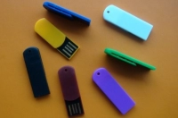 Memoria USB plastica en forma de Clip