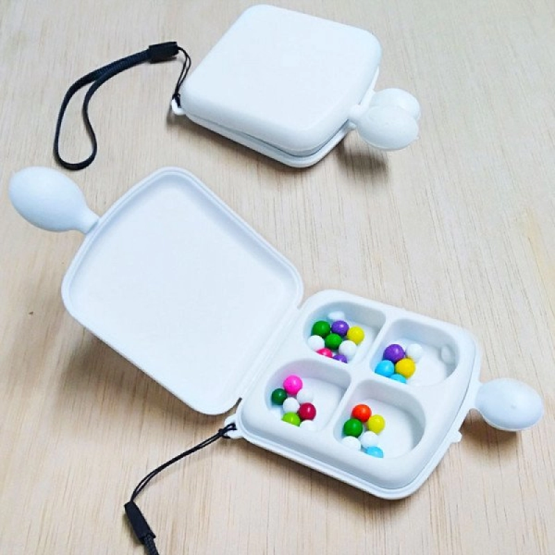 Pastillero Cure, plastico, con 4 compartimientos, 10 x 7 cmts