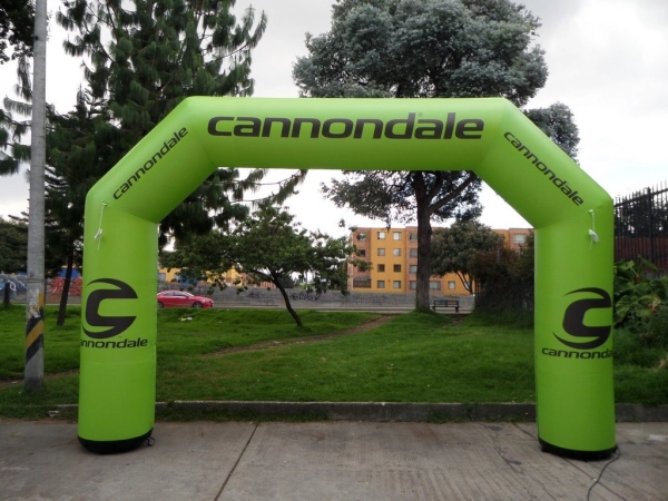 Dummy Inflable en forma de Arco