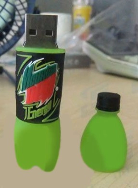 Memoria USB en PVC 3D diseño Botella de Gaseosa