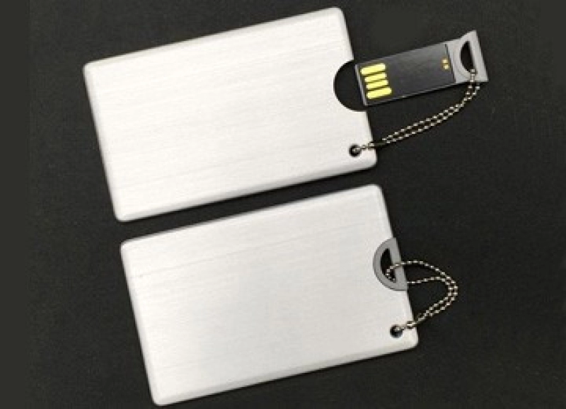 Memoria USB en forma de Tarjeta, en Aluminio