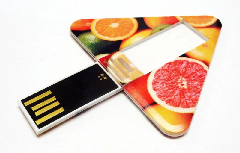 Memoria USB plastica en forma de Tarjeta Triangular