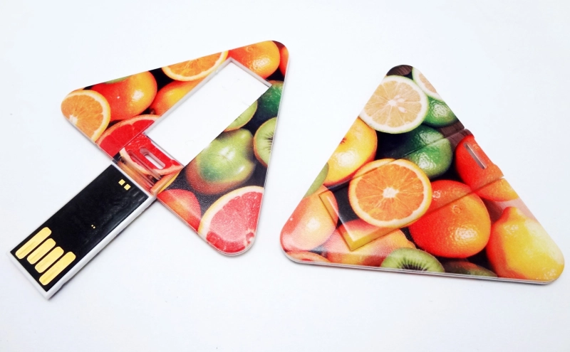 Memoria USB plastica en forma de Tarjeta Triangular