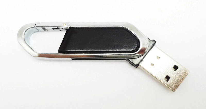 Memoria USB metalica en forma de Clip
