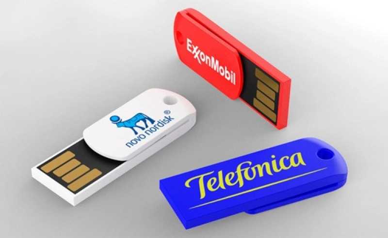Memoria USB plastica en forma de Clip