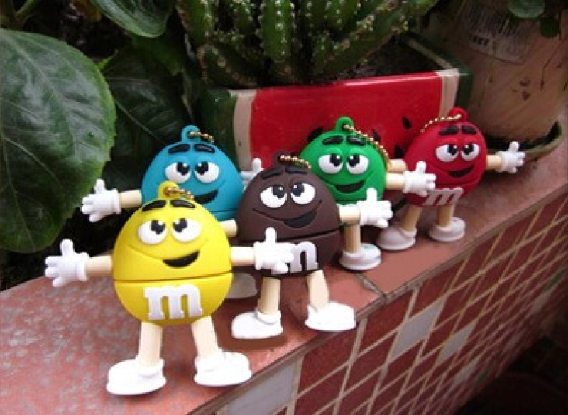 Memoria USB en PVC 3D diseño Chocolate M&M