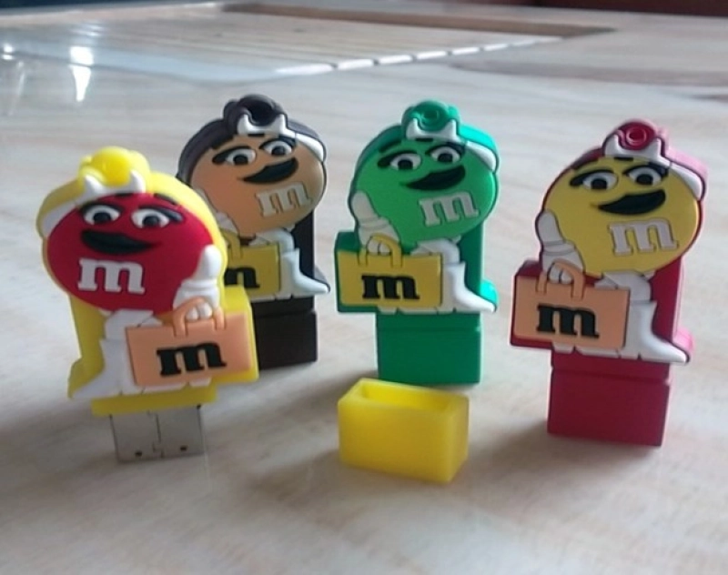 Memoria USB en PVC 3D diseño M&M