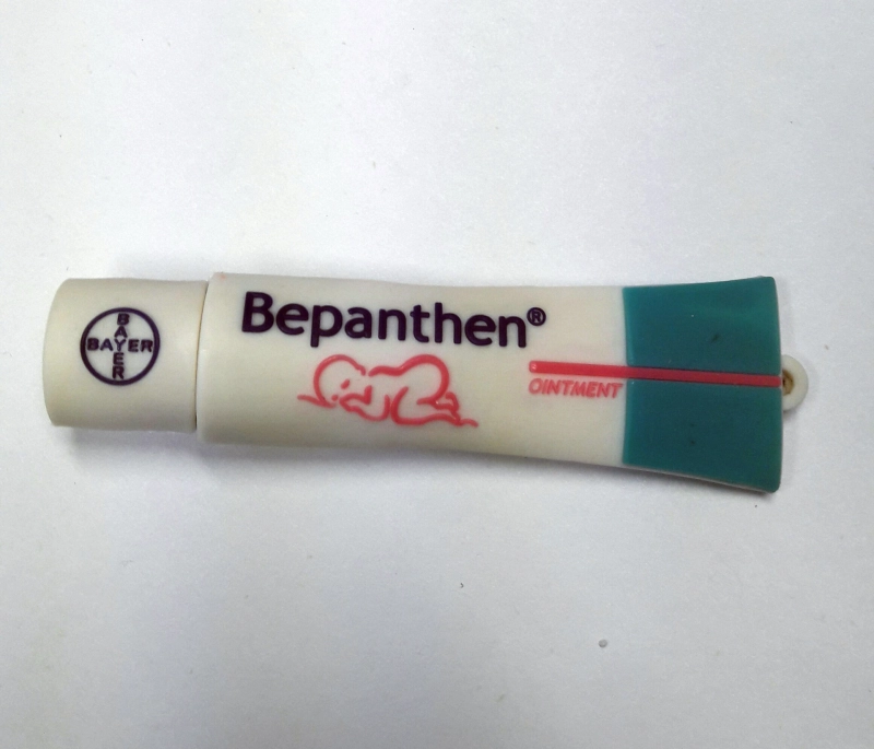 Memoria USB PVC 3D diseño Crema