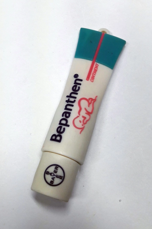 Memoria USB PVC 3D diseño Crema