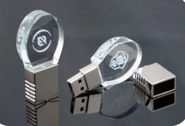 Memoria USB en Metal y Cristal
