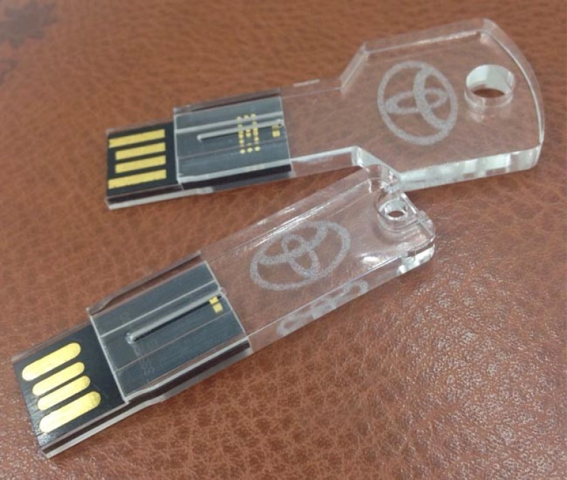 Memoria USB acrilica diseño Llave