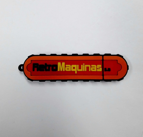Memoria USB PVC 2D diseño logo Retromaquinas