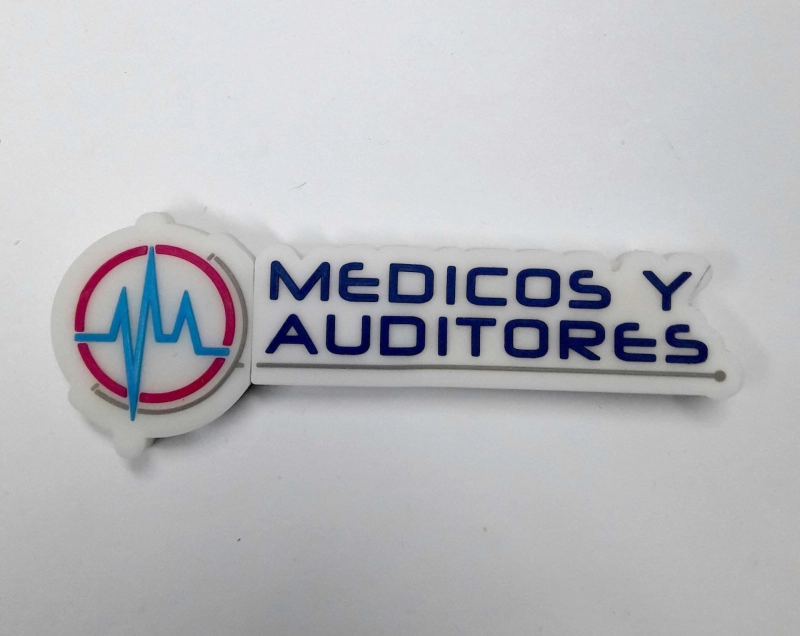 Memoria USB PVC 2D diseño logo Medicos y Auditores
