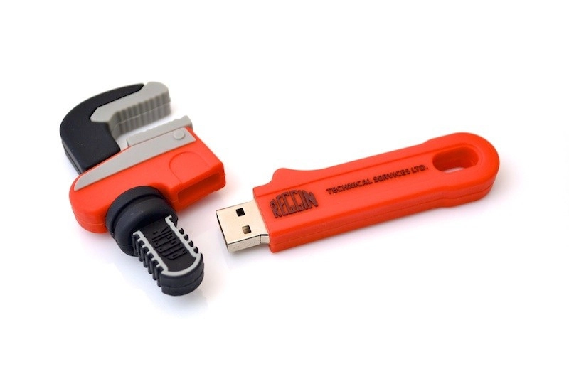 Memoria USB en PVC 2D diseño Llave de Tubo
