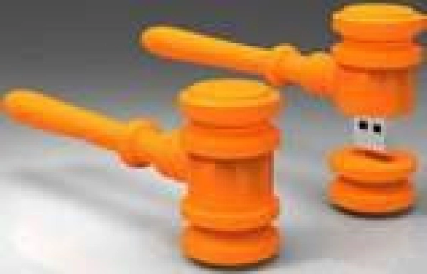 Memoria USB en PVC 3D diseño Martillo de Juez