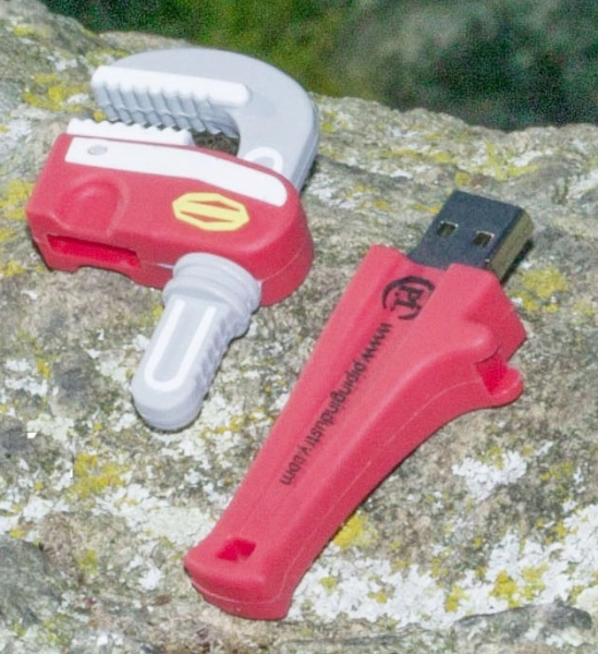 Memoria USB en PVC 3D diseño Llave de Tubo