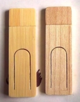Memoria USB en madera en forma de Clip