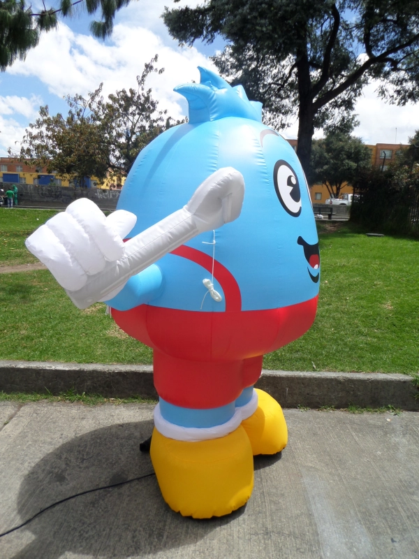 Dummy Inflable Estatico Gota de Agua