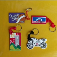 Llavero Microinyectado, con logo en alto relieve