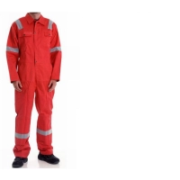 Overol elaborado en material resistente al fuego con Cintas Reflectivas