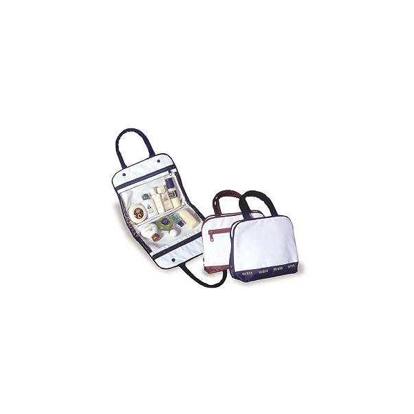 Cosmetiquera Montego Bay, 23 x 19 x 8 cmts, con varios bolsillos y cierres