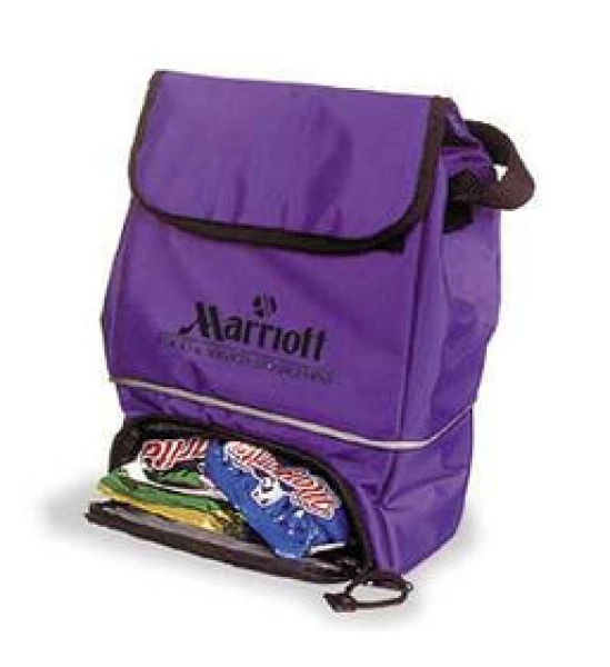 Lonchera Serengetti, 21 x 28 x 13 cmts, doble bolsillo, abajo forro y espuma