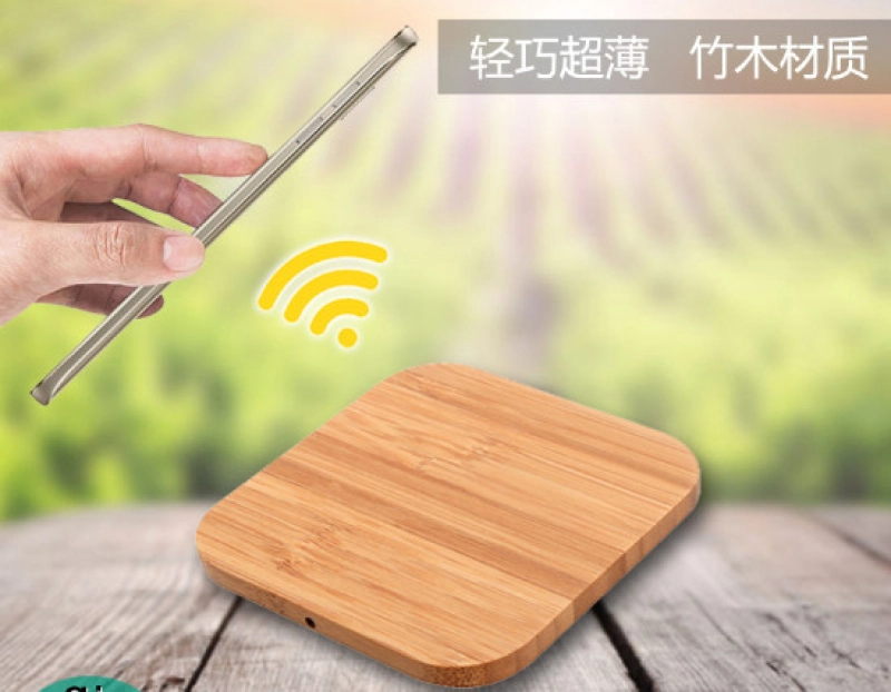 Cargador Inalambrico en madera, 1 usb cable 5V/1A, 9.4 x 9.4 x 0.8 cmts